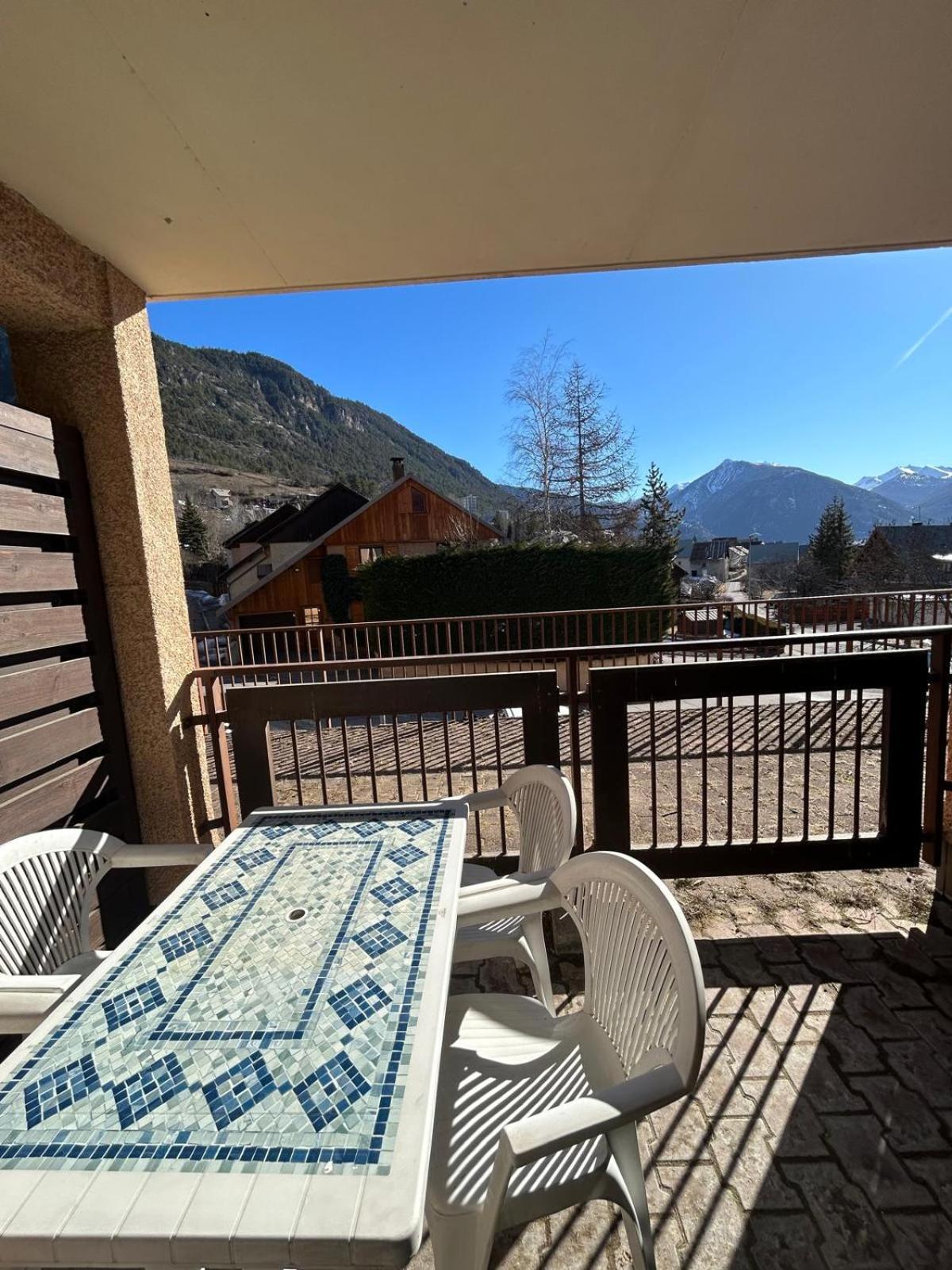 Chaleureux Appartement Moderne Briançon Eksteriør bilde